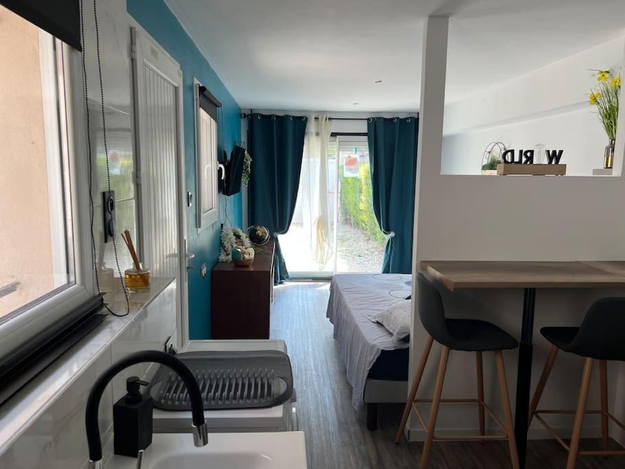 Superbe Studio Neuf Avec Piscine Apartment Montelimar Luaran gambar