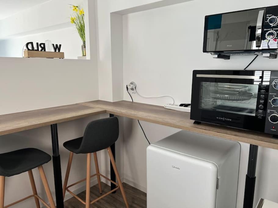 Superbe Studio Neuf Avec Piscine Apartment Montelimar Luaran gambar