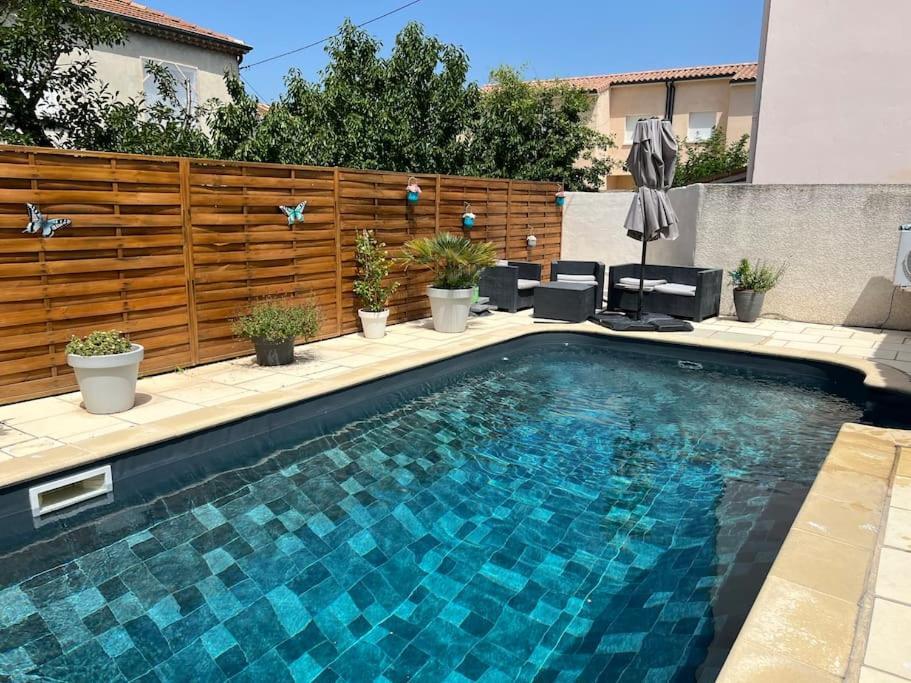 Superbe Studio Neuf Avec Piscine Apartment Montelimar Luaran gambar