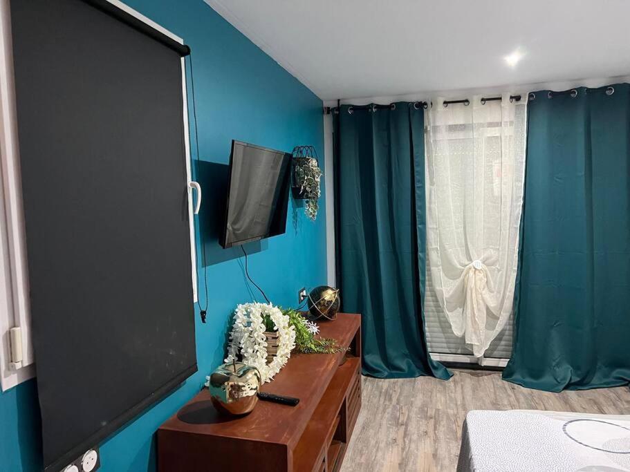 Superbe Studio Neuf Avec Piscine Apartment Montelimar Luaran gambar
